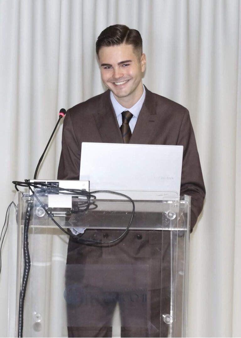 IMG 7724 768x1076