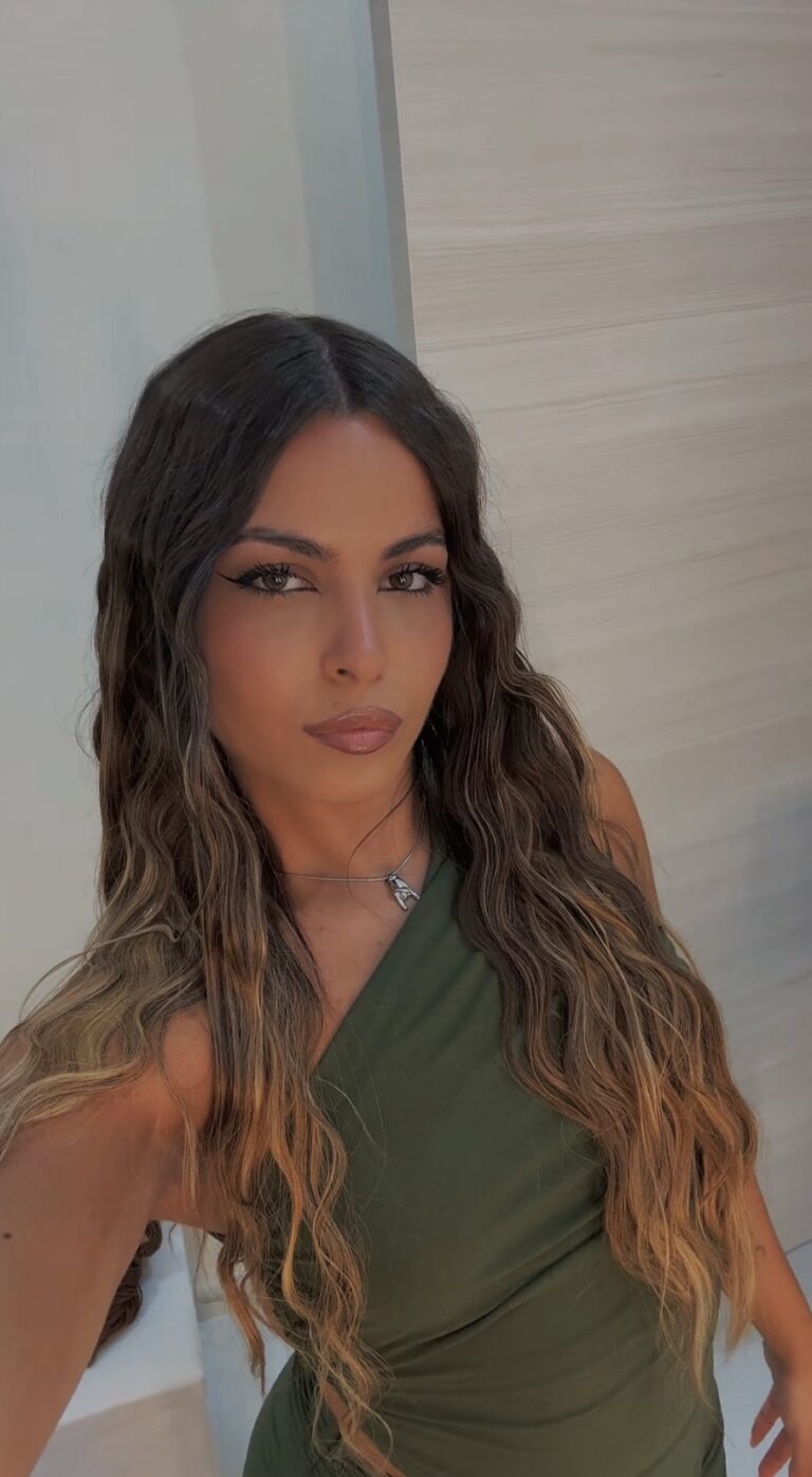 foto faccia 768x1396